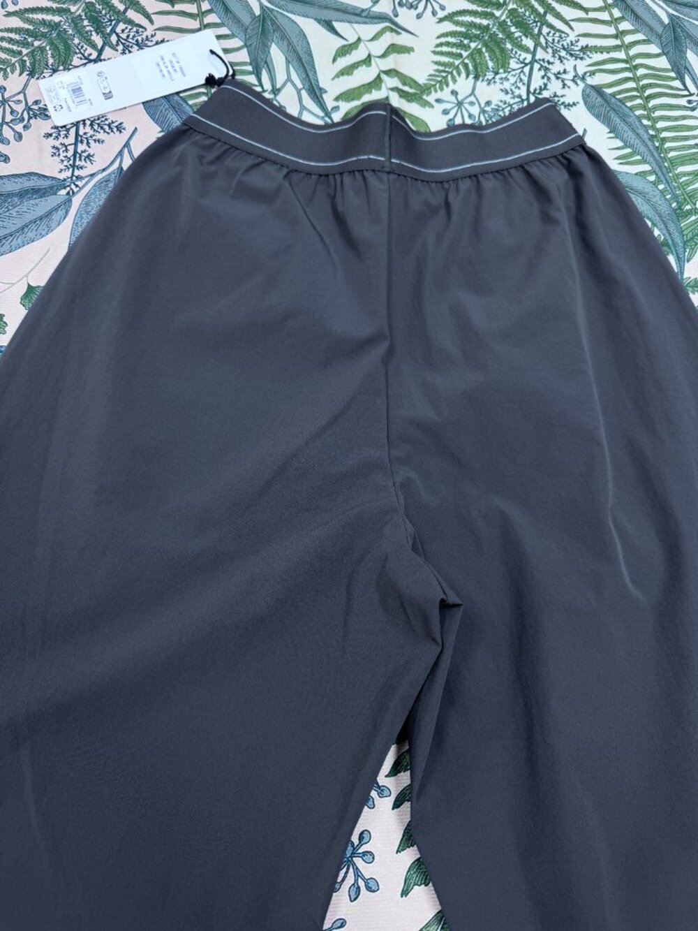 NWT 😜 Alo Yoga Suit Up Trouser Anthracite Grey Relaxed Fit Wide Leg Pants 30" - Picture 5 of 10